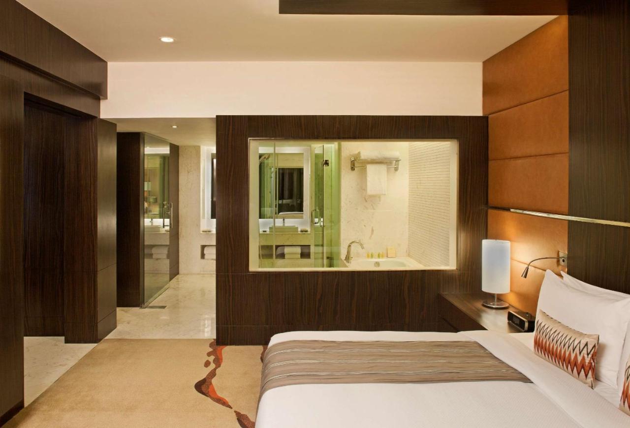 Radisson Blu Hotel Amritsar Exterior foto A room at the Taj Bengal